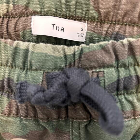 Tna Aritzia Alix Pant High Waisted Elastic Cuff Green Camo Joggers Small - Picture 4 of 9